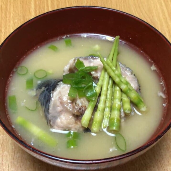 笹の子とサバ缶のお味噌汁♪